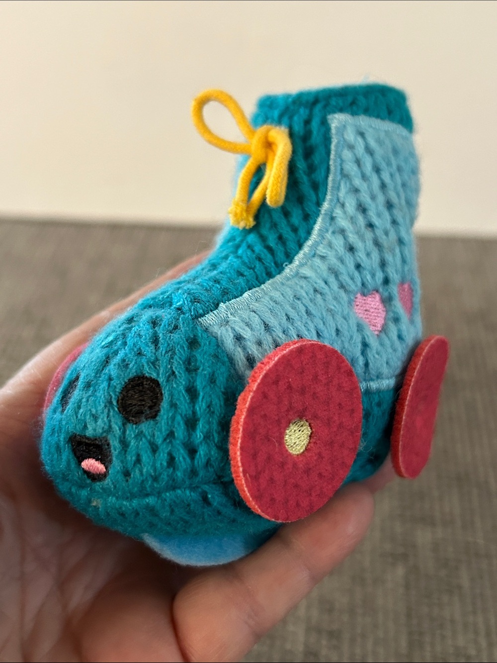 Derby Debbie Rollerskate 4-Inch Plush by JAKKS Pacific kawaii rollerskate